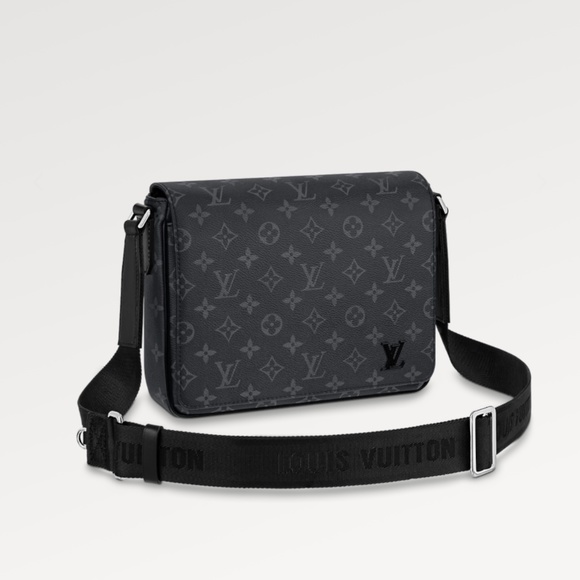 Louis Vuitton Pre-owned Monogram Eclipse District PM Messenger Bag - Black